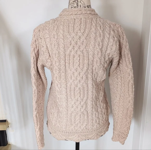 ARAN MOR | Women's Cream/Pink Streedagh Scallop Lace Stich Merino Wool Sweater - Picture 5 of 7